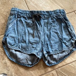 Never worn Gianni Bini shorts